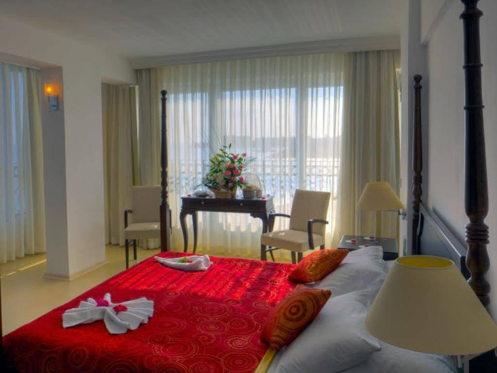 Ada Beach Hotel Karavas  外观 照片