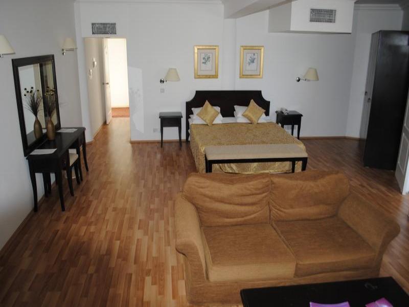 Ada Beach Hotel Karavas  外观 照片